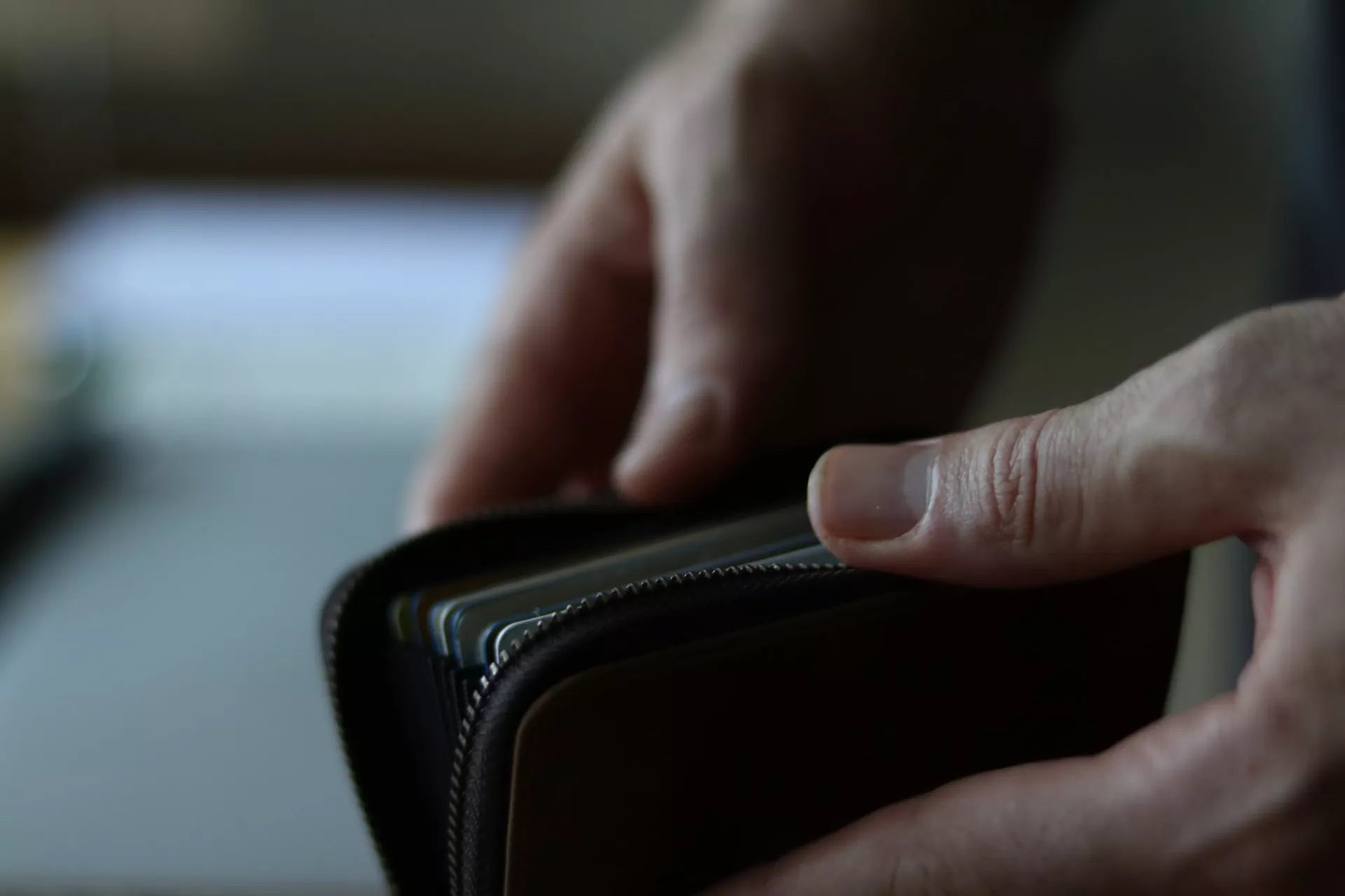 ESTATALES ESPERAN AUMENTO DE SALARIO PARA JUNIO